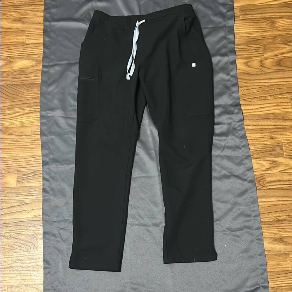 Figs Black Sweatpants with Relaxed Fit and Drawstring